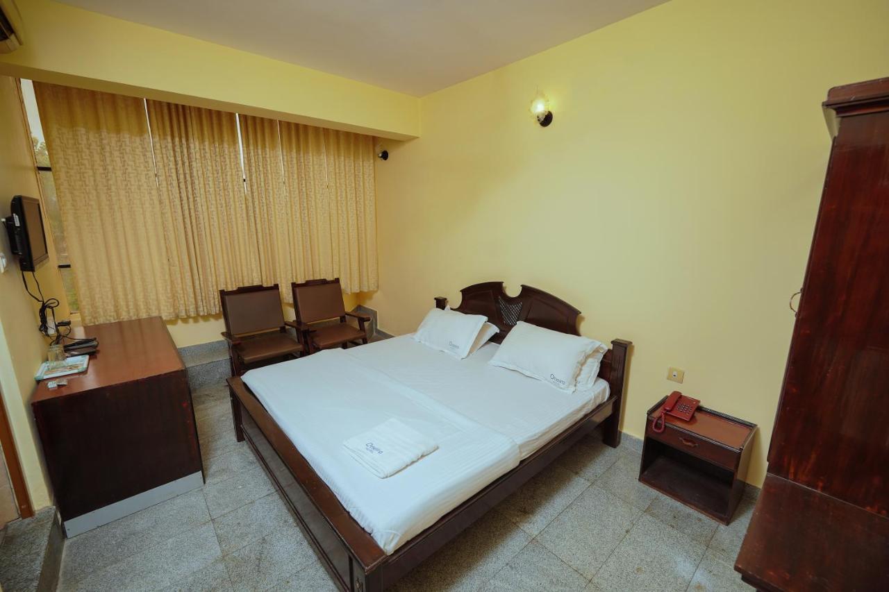 Hotel Oneiro Thrissur Екстер'єр фото