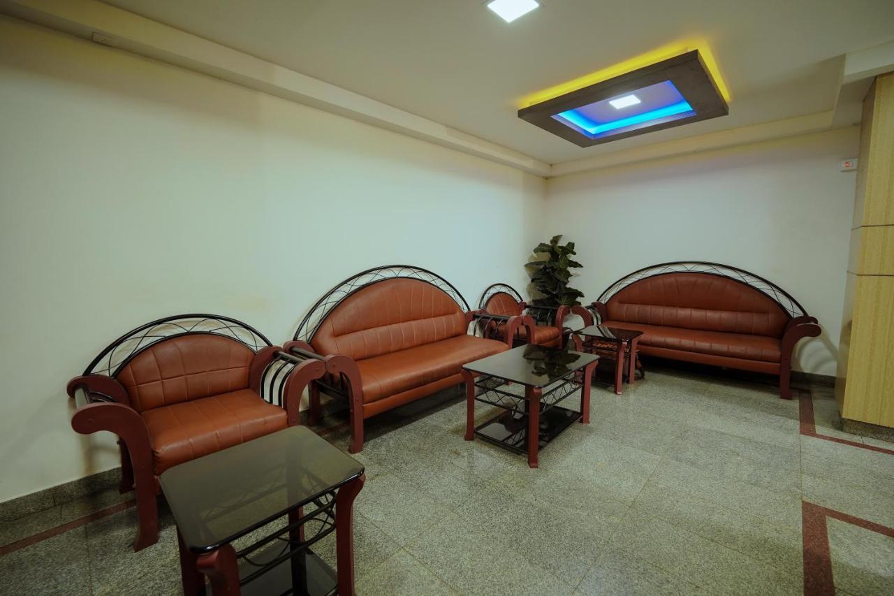 Hotel Oneiro Thrissur Екстер'єр фото