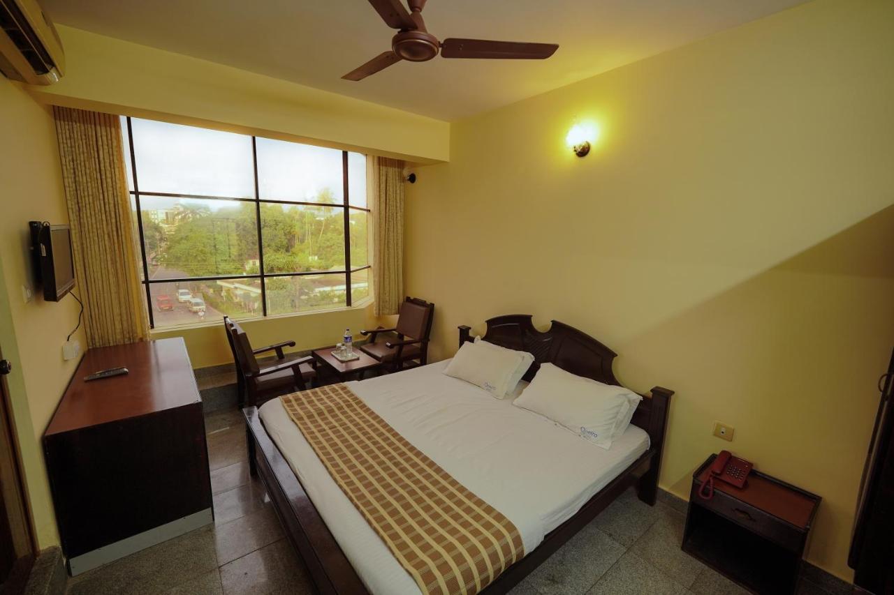 Hotel Oneiro Thrissur Екстер'єр фото
