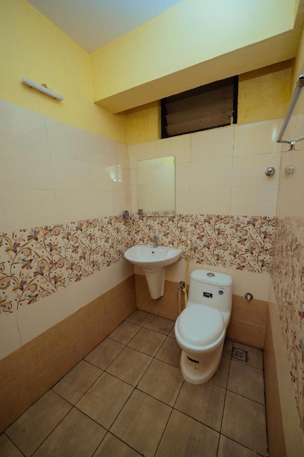 Hotel Oneiro Thrissur Екстер'єр фото