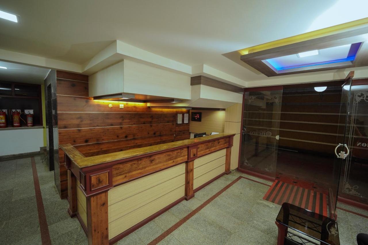 Hotel Oneiro Thrissur Екстер'єр фото