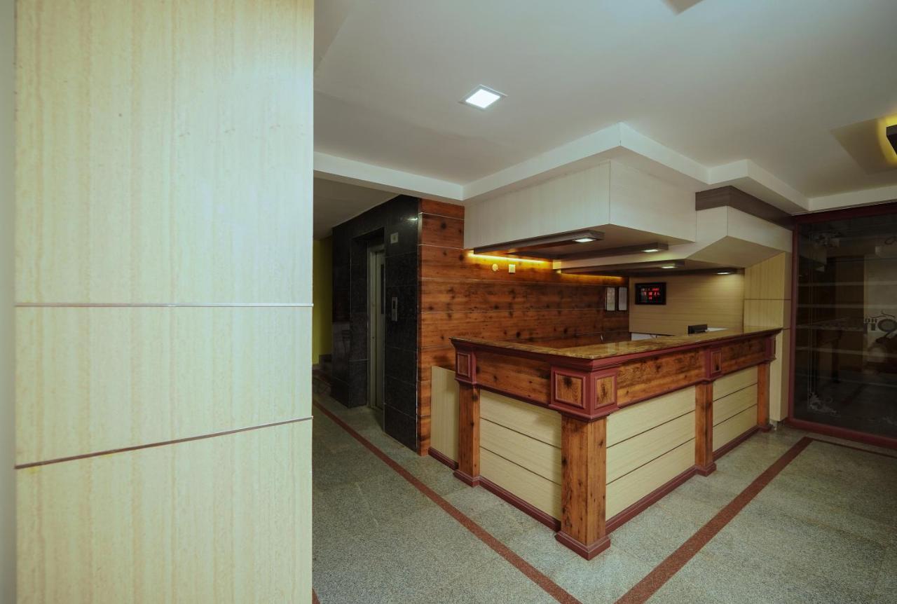 Hotel Oneiro Thrissur Екстер'єр фото